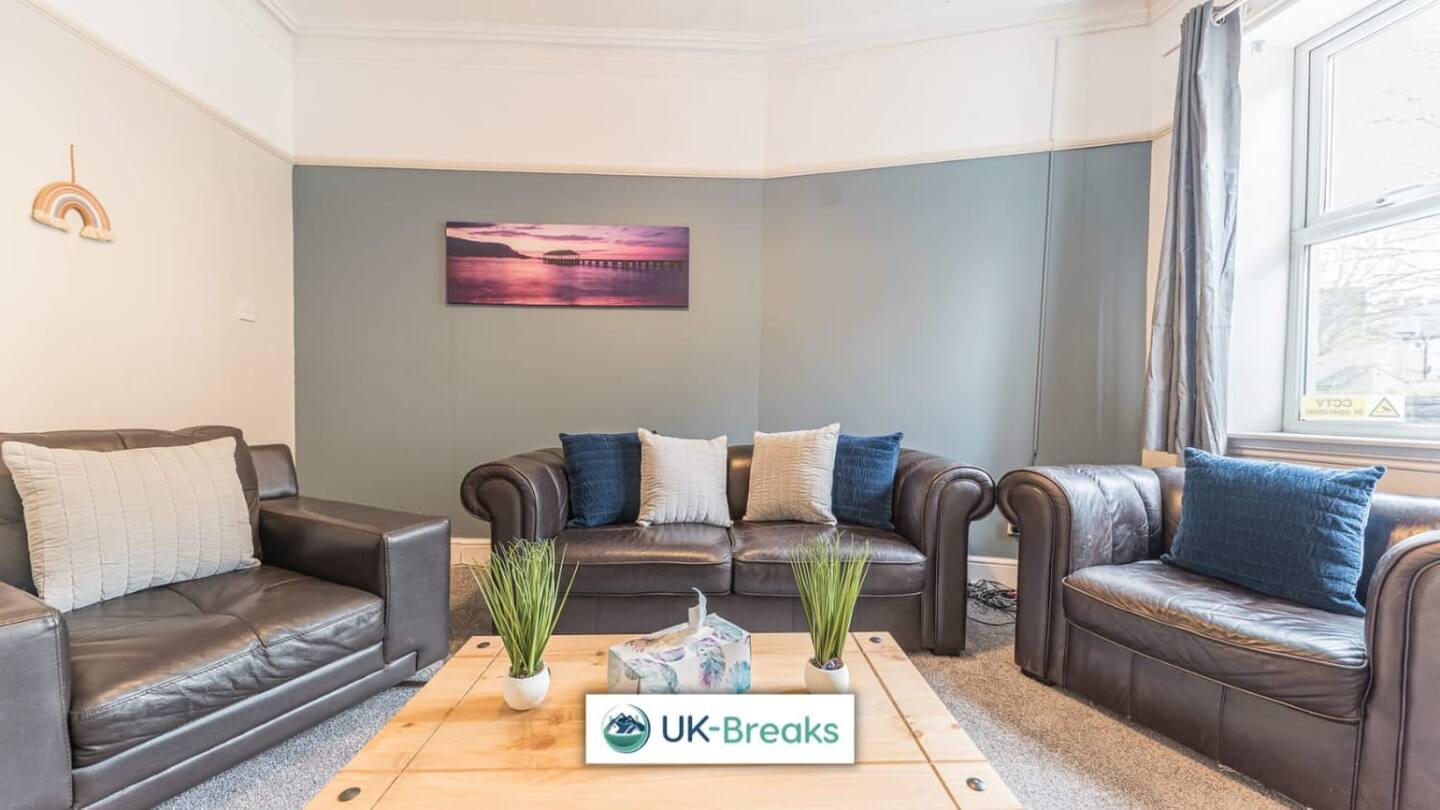 Large, Centrally Located, 5 Bedroom House Workington Exterior foto